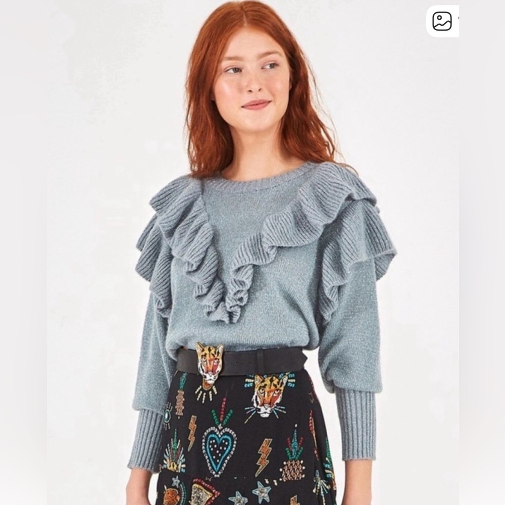 FARM RIO SILVER BLUE RUFFLE SWEATER SIZE SMALL